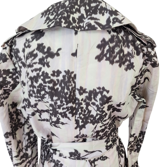 BCBGMaxAzria Silk Iridescent Stripe Abstract Belted Pocketed Rain Utility Coat - Picture 7 of 10